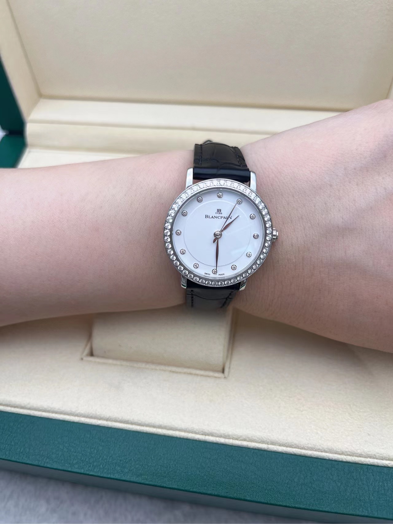 一口价[9.8新]宝珀女装系列精钢原镶钻自动机械女表6102-4628-95A