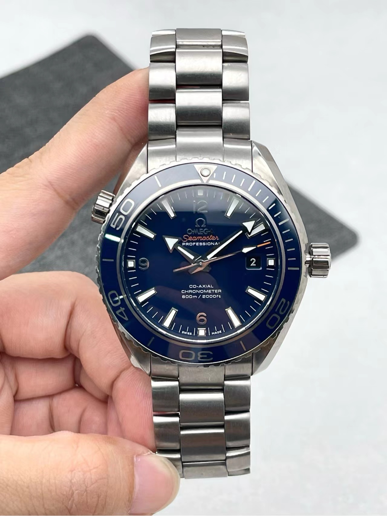 盒证[9.8新]欧米茄海马600精钢自动机械男表232.90.46.21.03.001