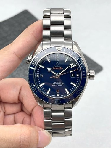 盒证[9.8新]欧米茄海马600精钢自动机械男表232.90.46.21.03.001