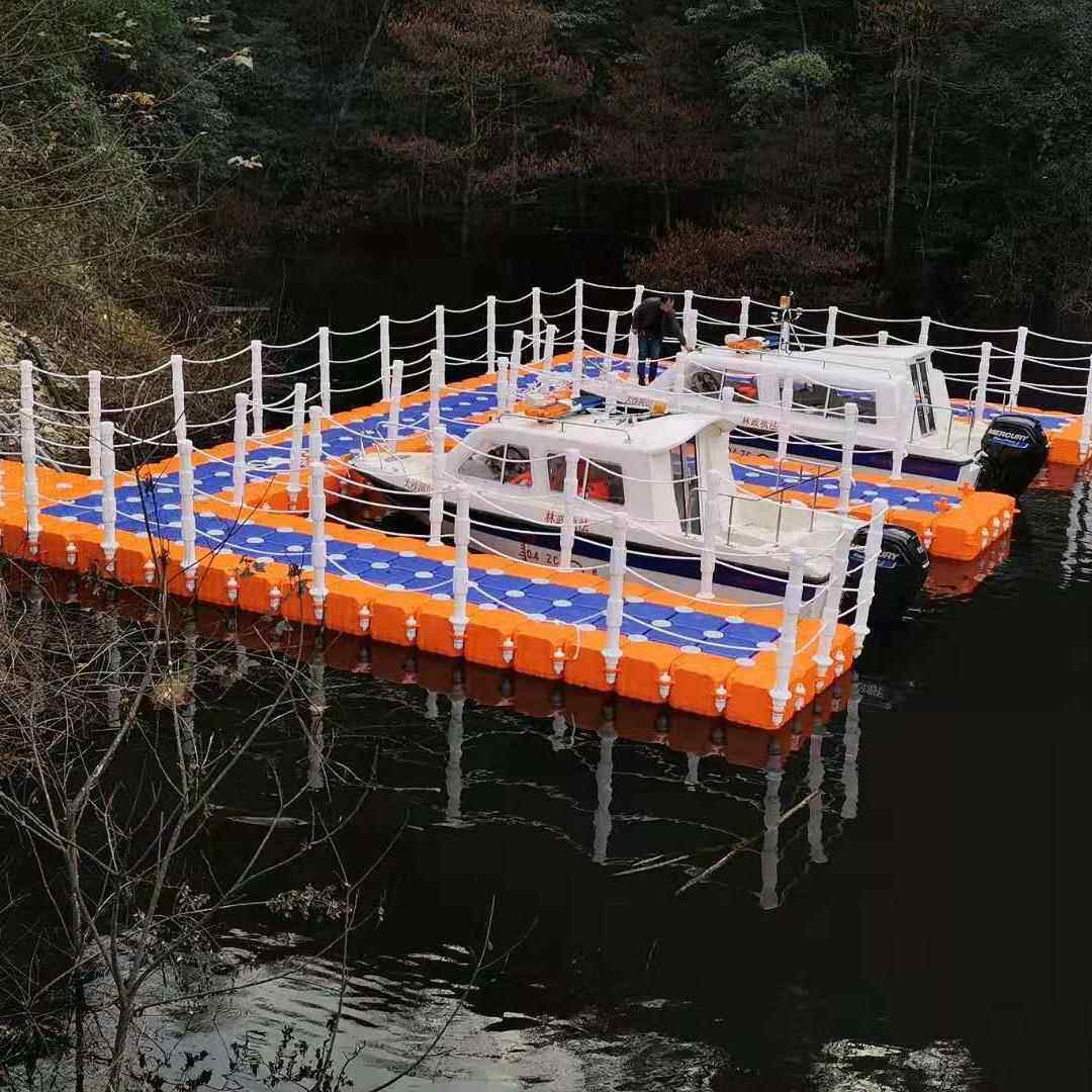 塑料浮筒巡逻船码头海上冲浪浮桥游艇俱乐部码头建设