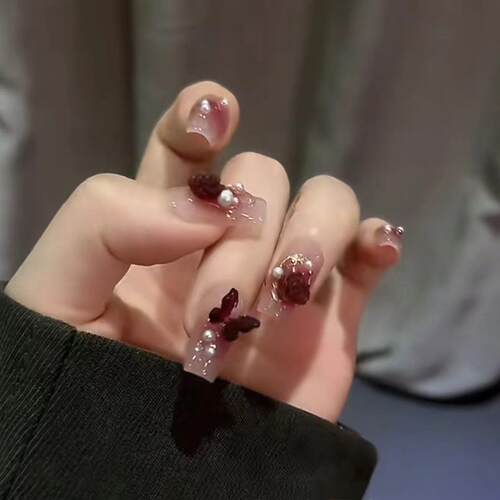 纯手工美甲穿戴甲2023新款乌梅子酱蝴蝶小花晕染美甲小红书可拆卸