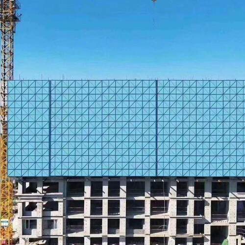 建筑爬架网工地防坠落安全防护冲孔网片脚手架施工外架钢板安全网