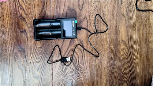 18650 батарея прочная световая фонарик зарядное устройство, товары немного больше, потому что он старый