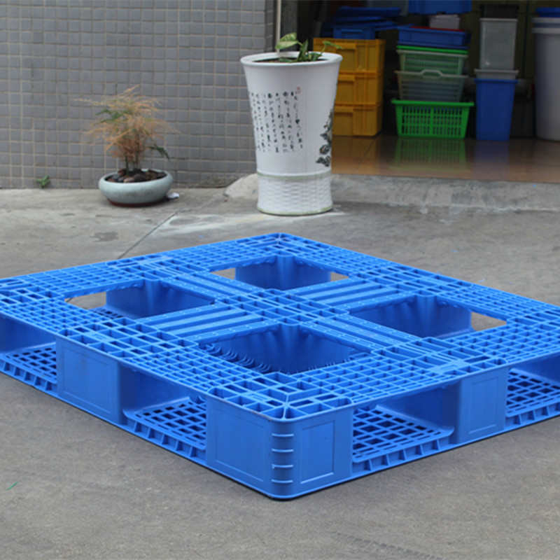 田字网格塑料托盘仓库带挂钩堆码机码垛蓝色1210加钢管叉车卡板