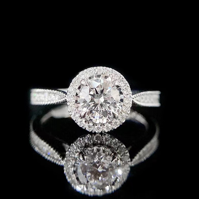 GIA证书0.5克拉H颜色VVS2净度3EX无荧光天然圆形钻石买送18K戒托