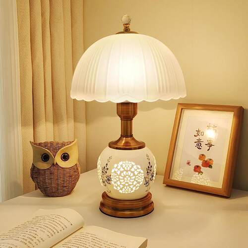 台灯卧室床头灯家用高级感复古简约美式中式轻奢陶瓷温馨氛围台灯