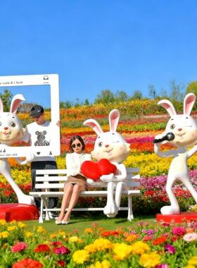 卡通玻璃钢兔子座椅相框动物雕塑网红打卡花海婚礼造景装饰大摆件