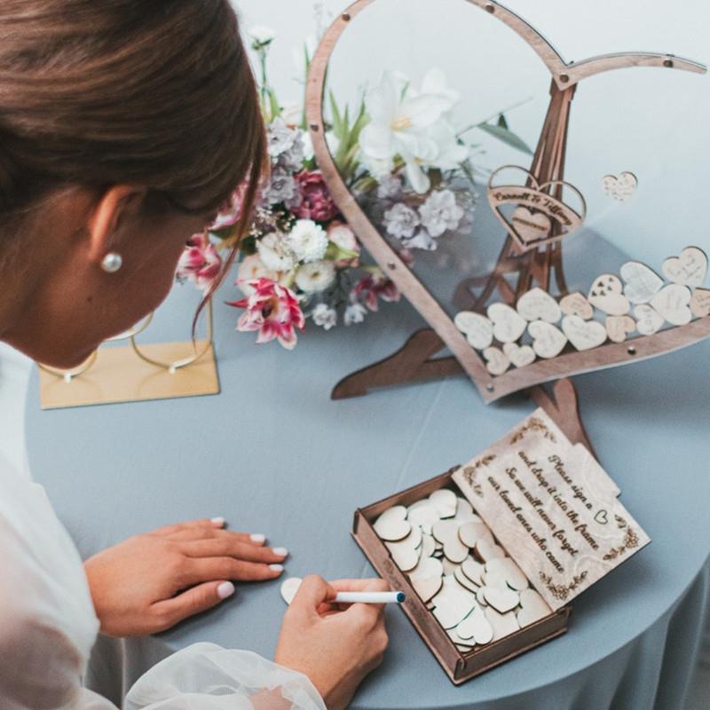 Heart Shape Transparent Wedding Guest Book Decoration - 实物图