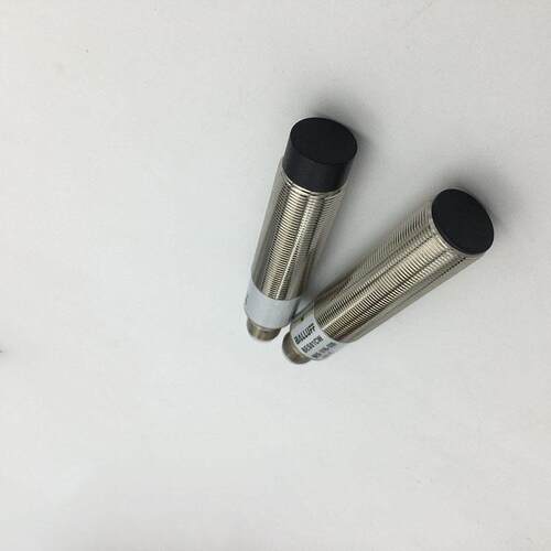 三线PNP常开24V接近开关电感式BES516-325-E5-C-S4