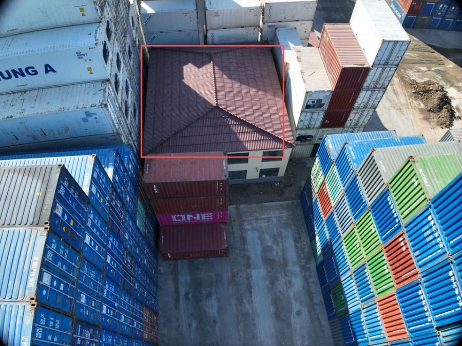 4月19日青岛市东辉建筑垃圾渣土分类处理公司所属的财产，主要包括5处房屋建筑物及3#厂房内堆积的废钢等网络拍卖公告