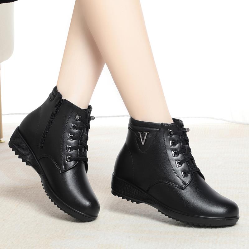 高档妈妈绒鞋023新款冬真棉皮女加厚底防滑保暖坡跟2羊毛皮鞋大码