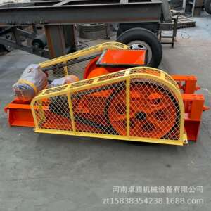 小型煤矸石对辊破碎机河卵石对辊制砂机瓜米石双辊打沙机