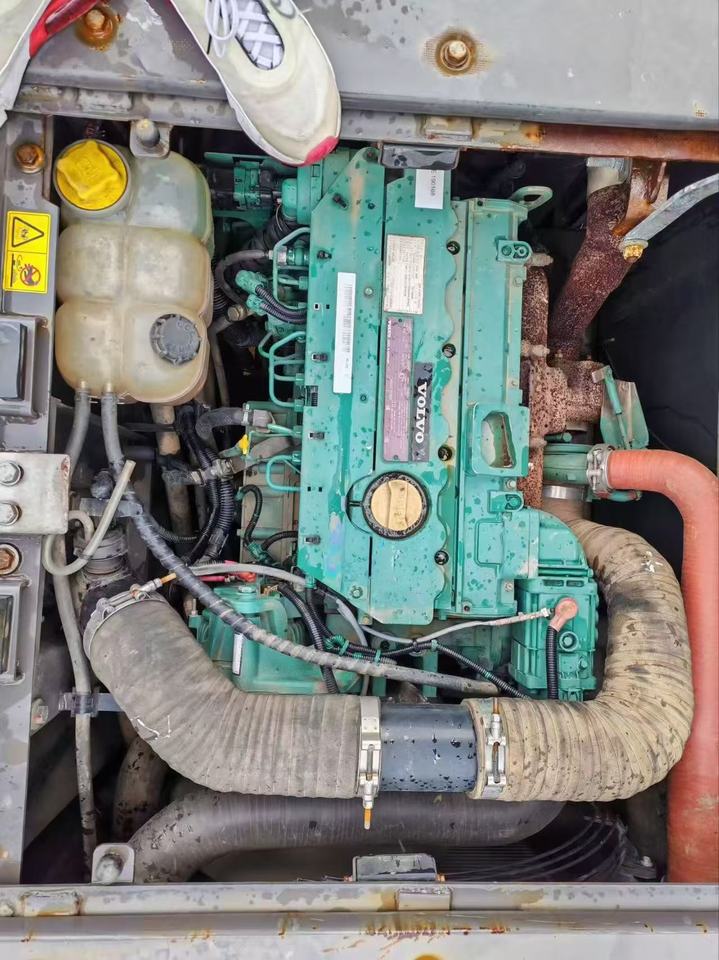 11月20日武汉21年沃尔沃200荣耀版2405小时挖掘机网络拍卖公告