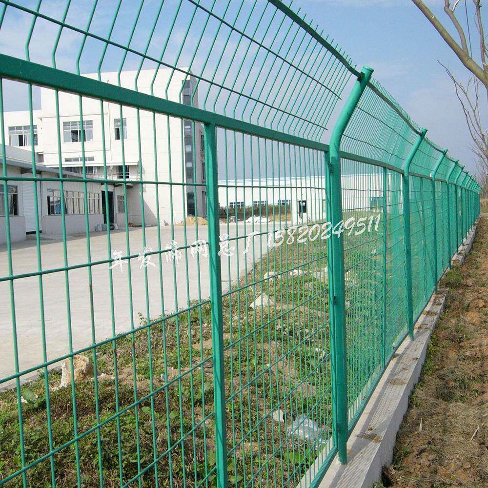 厂家加工生产框架围栏公路两旁安全隔离防护栏杆铁丝网护栏