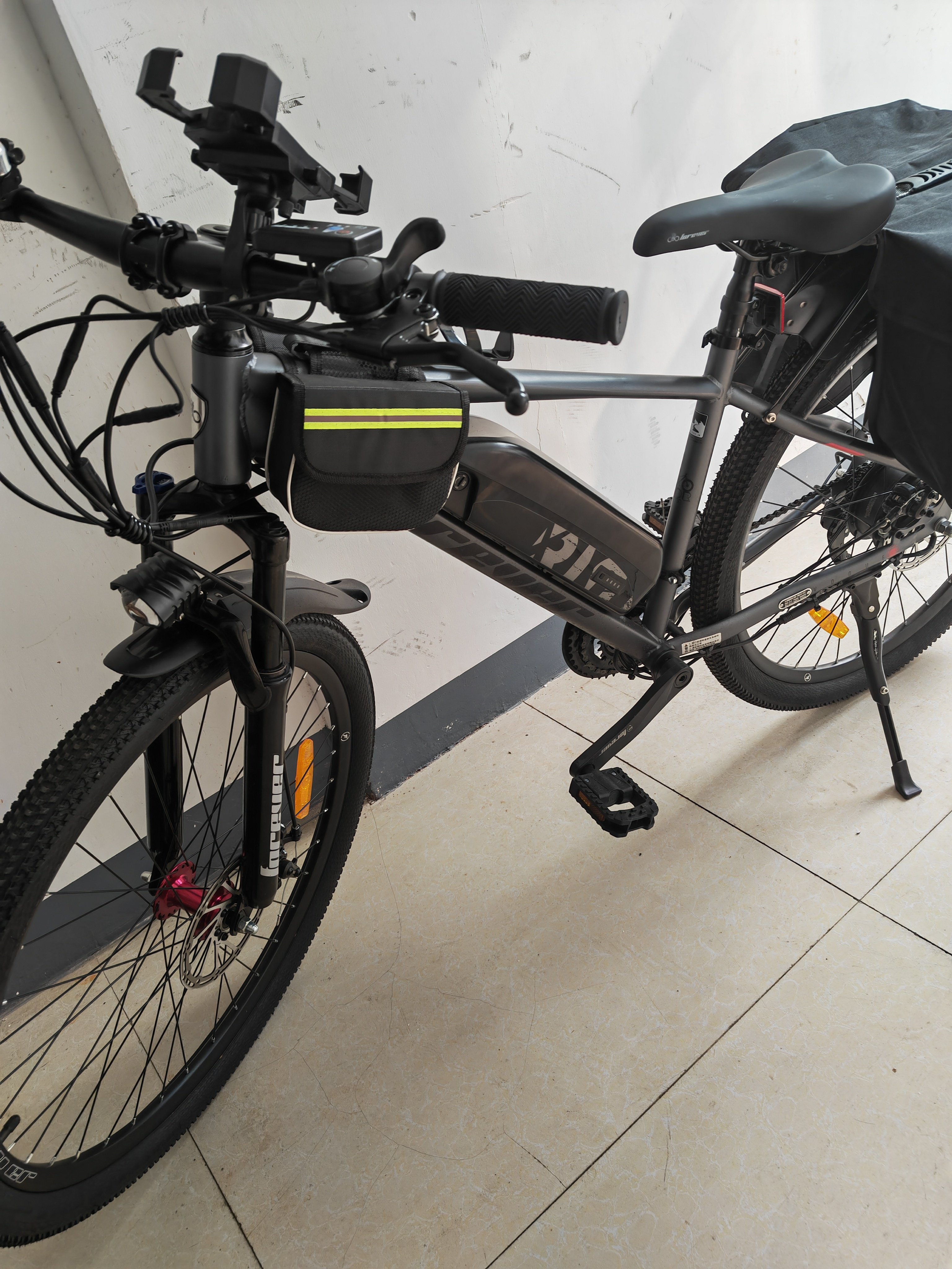【FOREVER F55Z】Горный электровелосипед, 21 скорость Shimano, съемный литиевый аккумулятор, унисекс, для города и бездорожья photo review