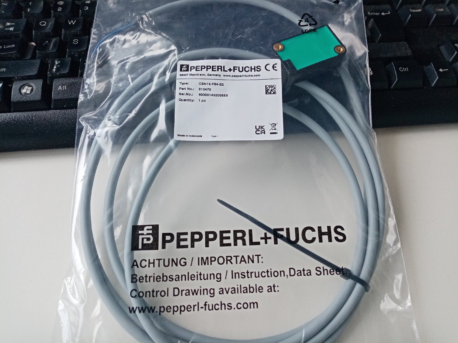 德国P+F倍加福传感器电眼CBN15-F64-E2，全新原装