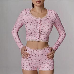 Set of round neck tops, shorts, home clothes