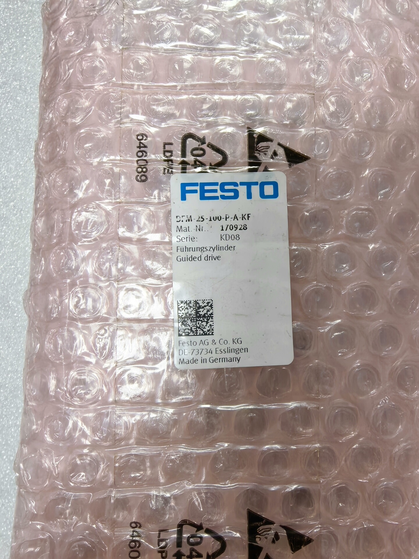 170928 导向杆气缸 DFM-25-100-P-A-KF