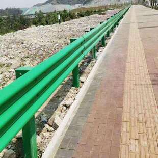 公路波形护栏板国道省道乡村道路防撞波纹护栏镀锌喷塑梁钢防护栏