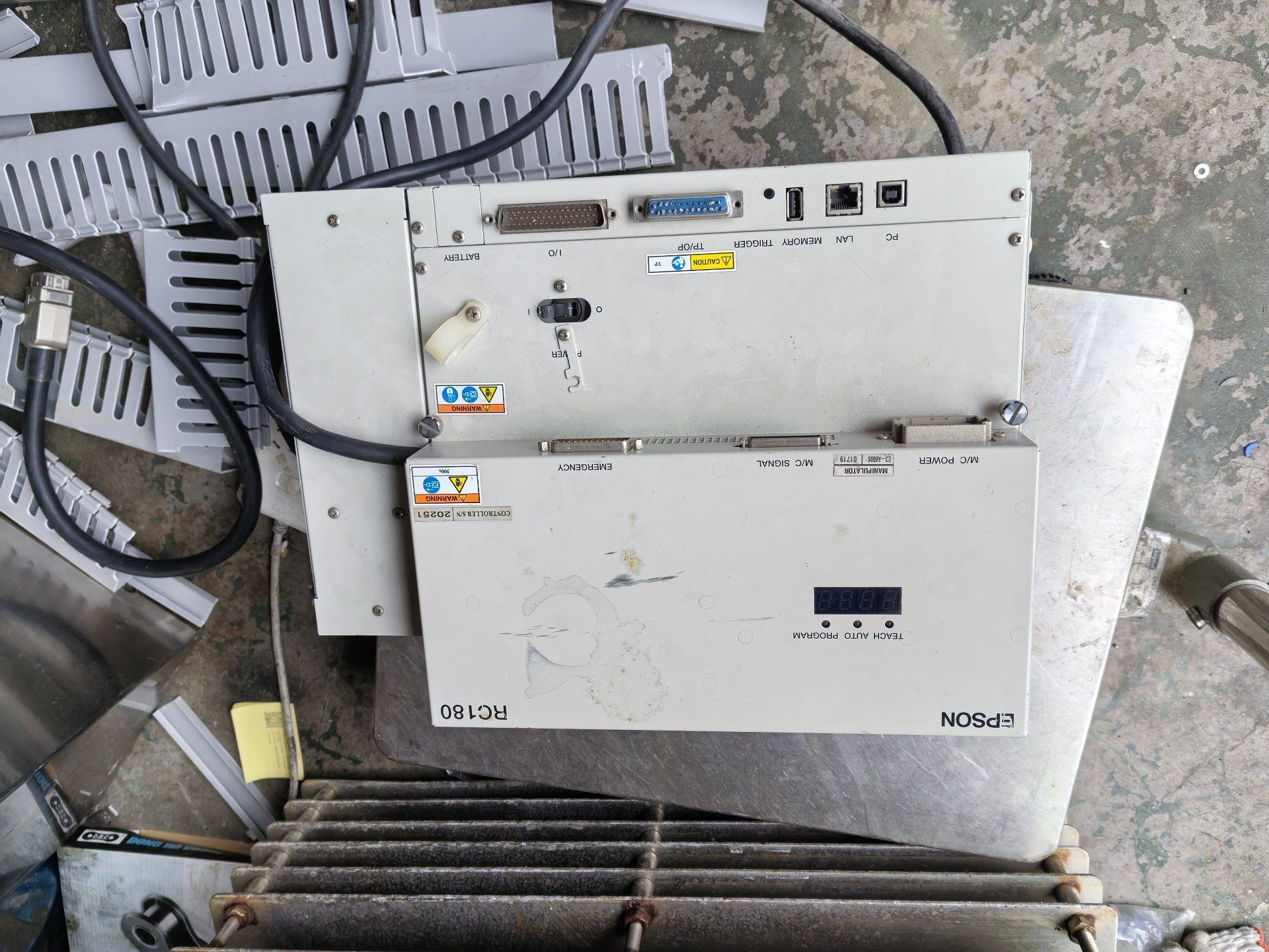 爱普生机器人 六轴 C3-A600S+RC180控制器一套，