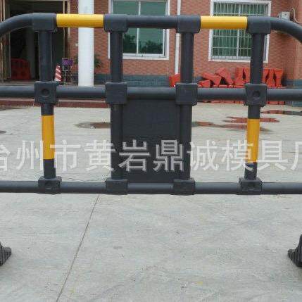 小围挡模具 吹塑围挡模具 交通设施模具 中空产品生产 中空模具