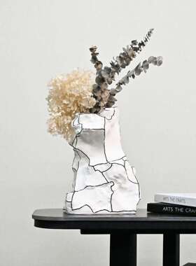 现代极简轻奢几何白色线条花器造型花瓶艺书房桌面家居装饰品摆件