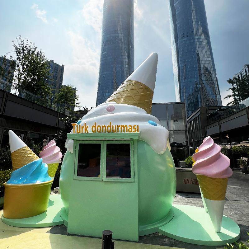 玻璃钢雕塑景区冰淇淋售卖屋设计网红打卡景观店铺创意玻璃钢门头