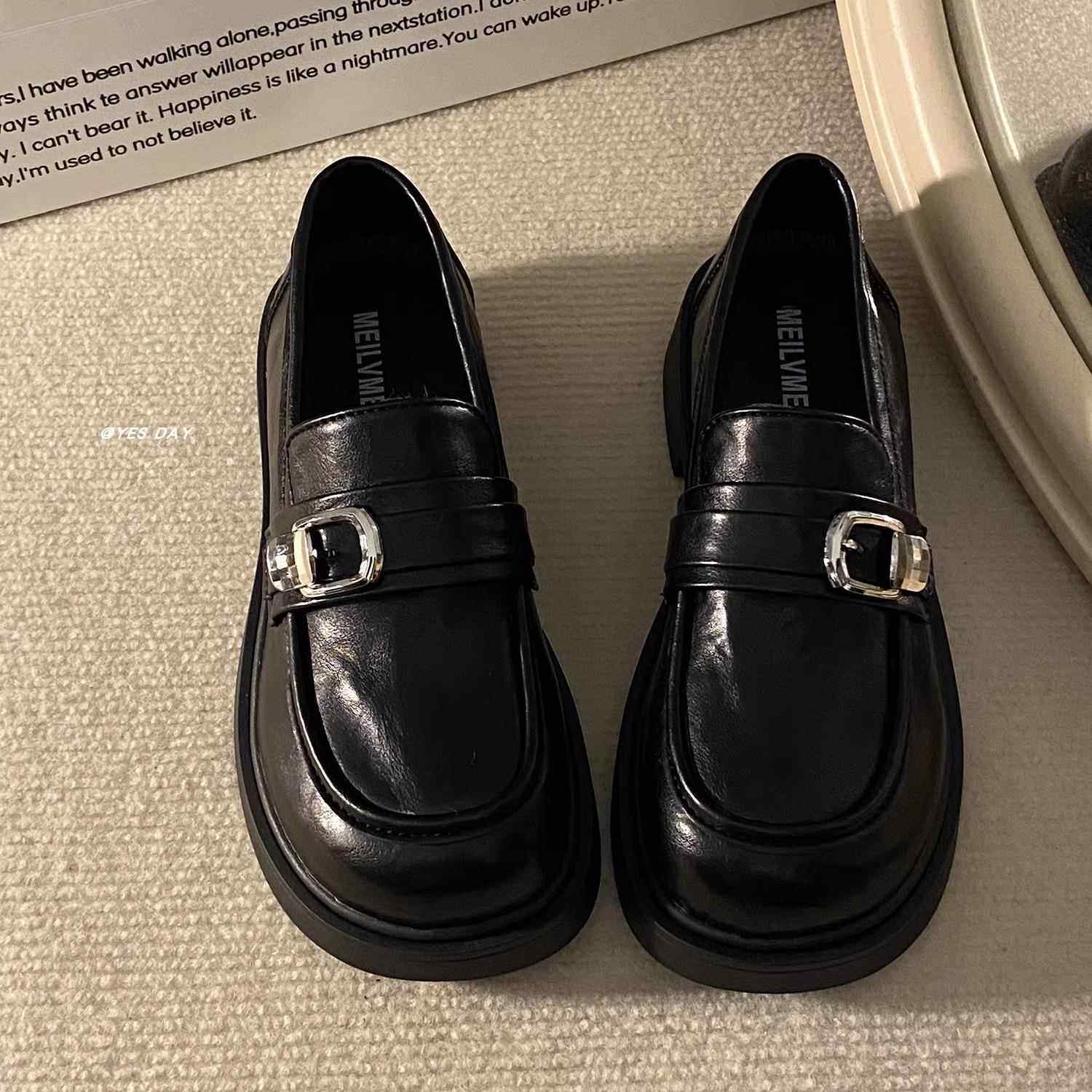 小众设计感复古平底小皮鞋女2025秋冬新款英伦风配裙子百搭jk单鞋