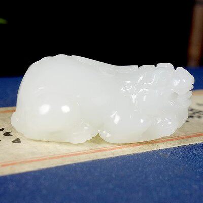 臻品推荐和田玉羊脂白玉苏工雕刻颈饰