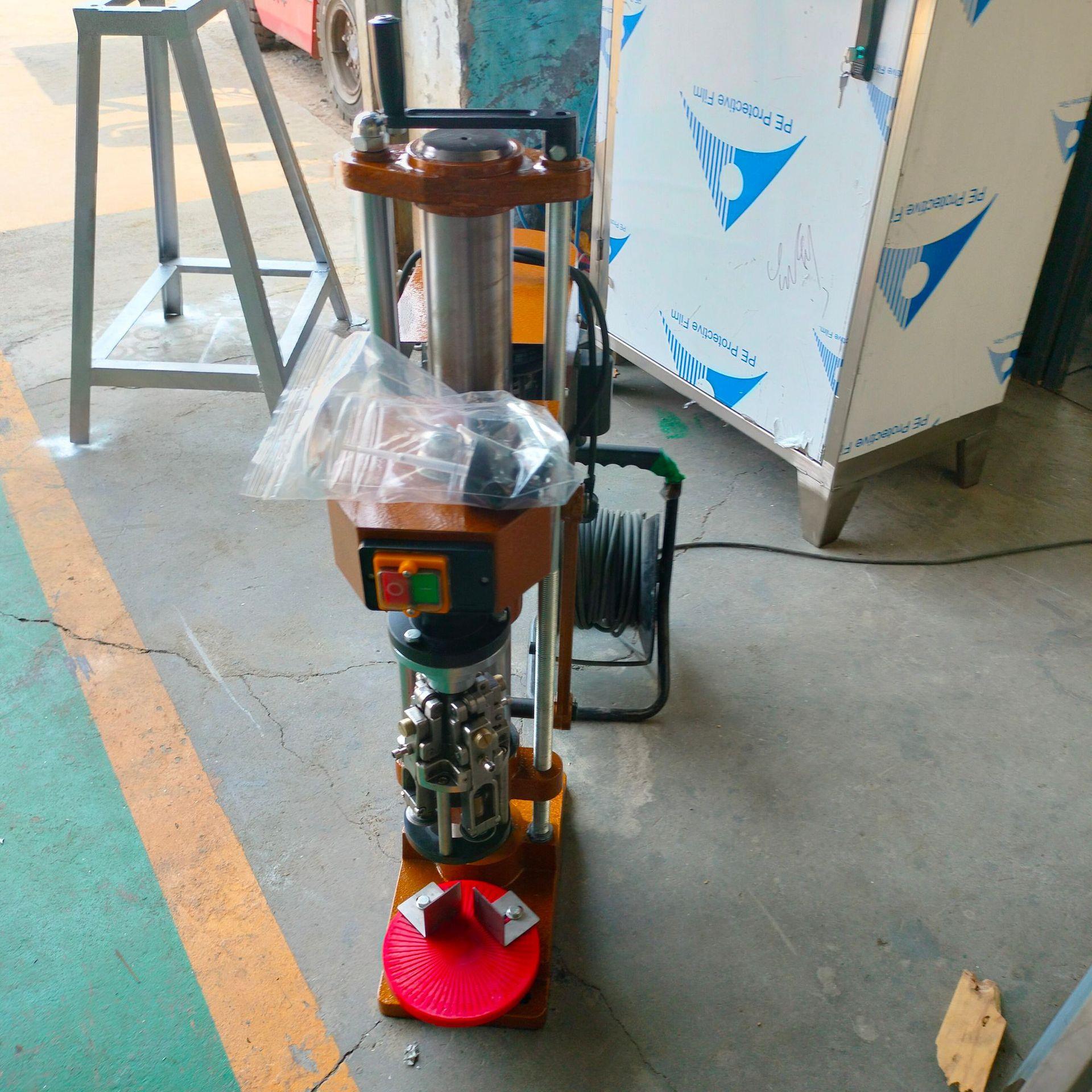 小型橄榄油封盖机 亚麻油铝盖旋盖机 核桃油螺纹铝盖轧盖机