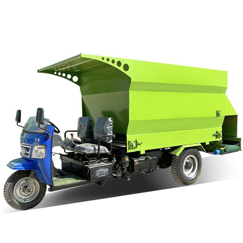 中大型养殖机械设备电动撒料车柴油动力牛羊圈舍日粮混合搅撒设备