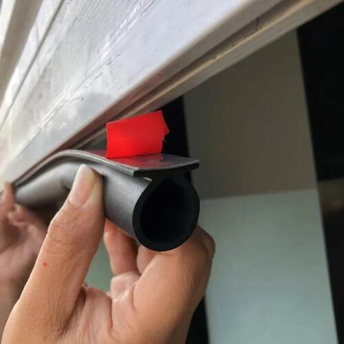 车库翻板门配件卷帘门底部胶条门缝防风条门下自粘密封胶条挡风条