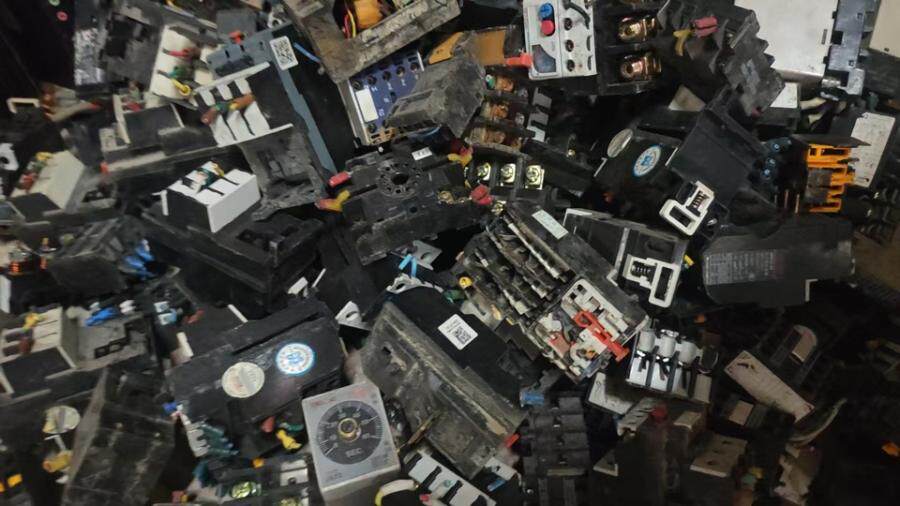 3月12日北京【京械2302】单位淘汰报废处置接触器配件一批（以实物为准）网络拍卖公告