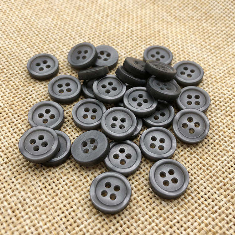 浅灰色小扣子 树脂四眼男衬女式灰色衣服钮扣 扭扣圆形雪纺扣,纺织面料/辅料/配套,其他纺织辅料,淘宝优惠券,粉丝福利购,淘宝优惠卷