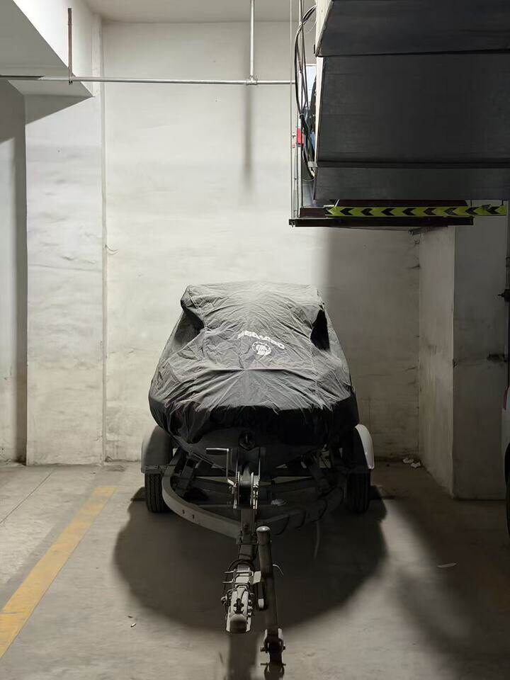 摩托艇庞巴迪GTX260带音响带升降已做保养