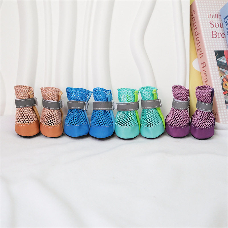 宠物狗狗鞋侧开设计透气网眼防滑鞋子便捷易穿猫咪反光条鞋套