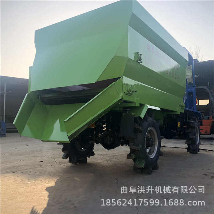 养殖场草料混合饲料撒料车电动款牛羊饲喂机械柴油投料车出厂价格,机械设备,农业机械/园林设备/畜牧设备,淘宝优惠券,粉丝福利购,淘宝优惠卷