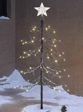 LED冷杉雪树家庭节日圣诞节室内和室外使用暖白色人造仿真树灯