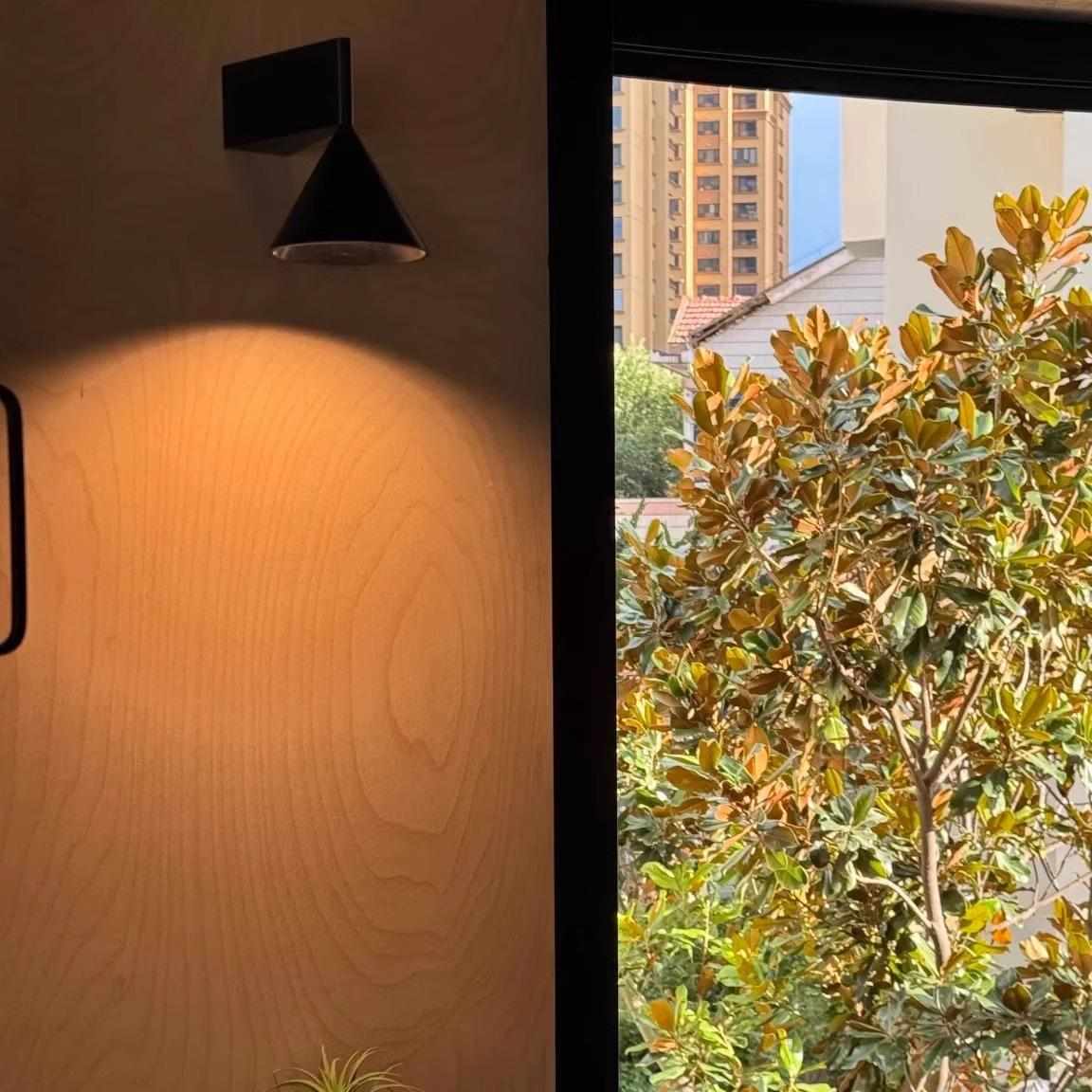 意式极简卧室床头过道壁灯玄关圆锥几何简约设计师款高级感背景墙
