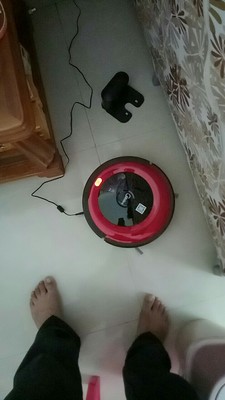 扫地机器人美的R1-L083B和石头T61哪个好，差别大不大？