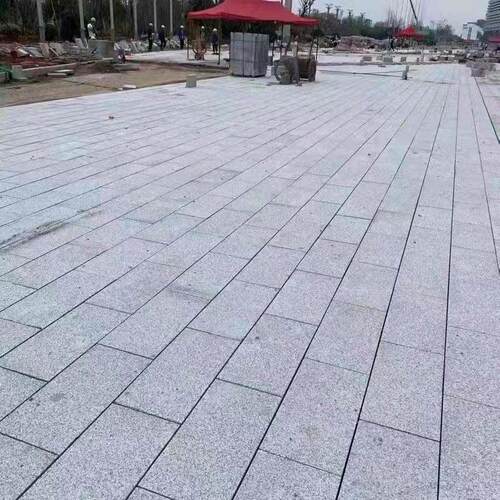 辽宁中山花岗岩芝麻白抛光火烧板地铺石地砖路荔枝面沿石路麻石
