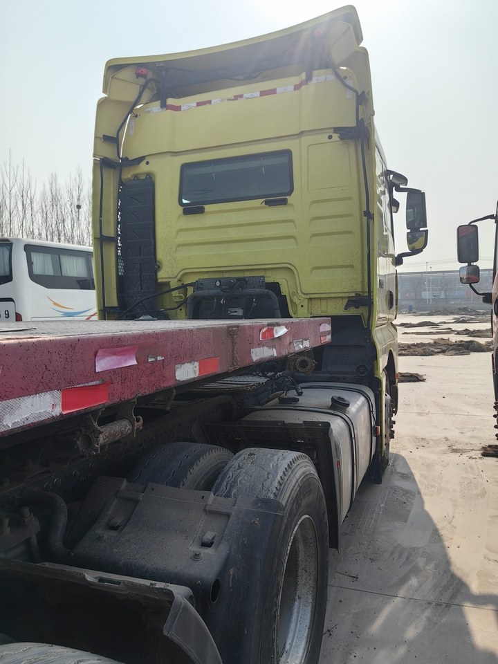 1月21日济宁鲁H83Y68汕德卡牌重型半挂牵引车网络拍卖公告