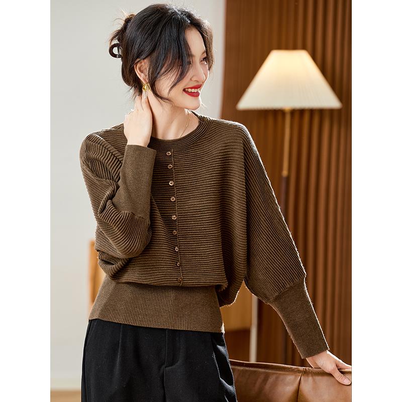 圆领蝙蝠衫毛衣女秋冬短款针织打底衫宽松大码女装羊毛衫上衣胖mm