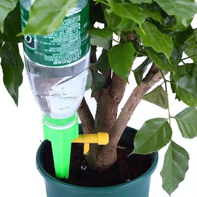 Automatic Plant Watering Device for Outings - A Lazy Person'