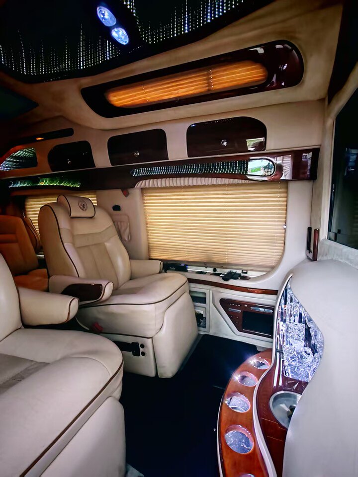 4月20日东营市GMCSavana/商务之星7坐(进口)国四14年上牌非营运网络拍卖公告