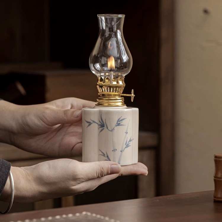 厂家直销富盈复古创意陶瓷手绘酥油灯户外露营氛围灯家居中式烛台