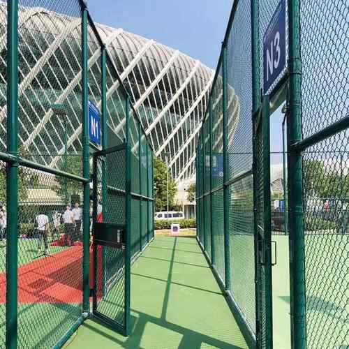 篮球场围栏体育运动场围网操场防护网厂家现货球场包塑勾花围网