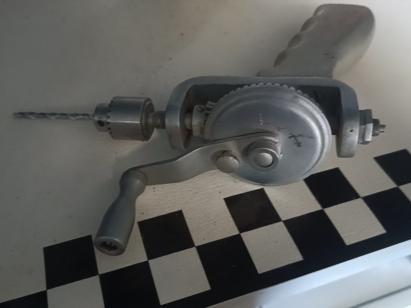 马牌手摇钻，八成新，没有钥匙，有需要的联系。