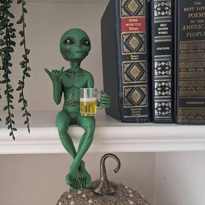 外星人喝酒树脂工艺品Funny Alien Statue外星人树脂雕像