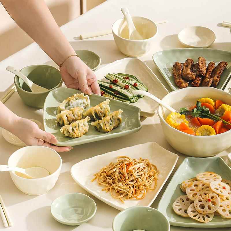 过团圆饭餐具合套装碗家用年拼盘菜盘团圆拼盘套组合扇形圆桌餐具